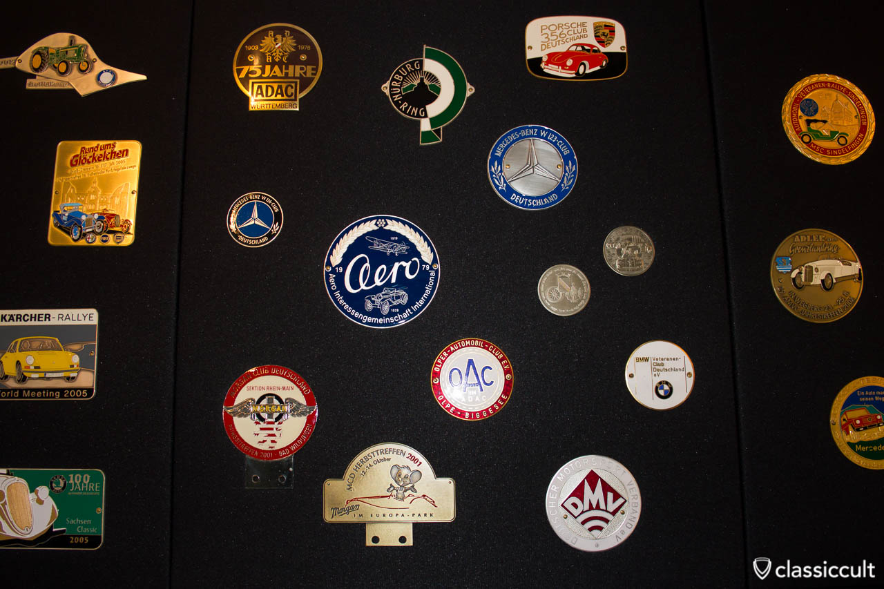 alte Autoplaketten neu produziert