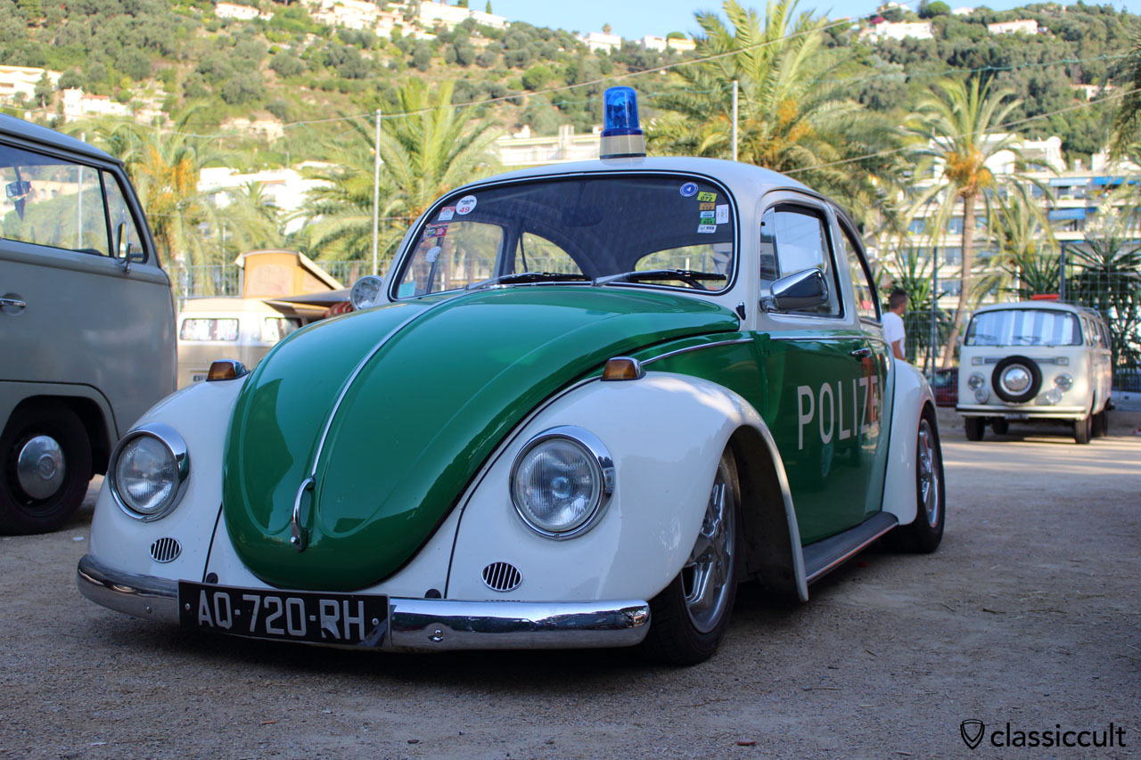 8:26 in the morning and the Police was there with german “Polizei” VW Beetle, so a very save Cox d'Azur Meeting. 