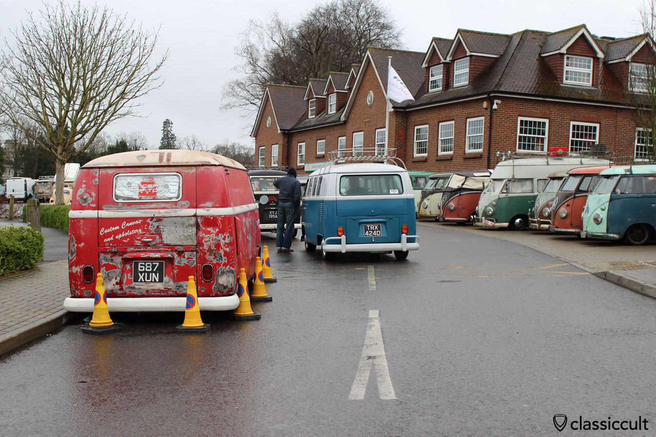 T1 Bus driver searching for parking