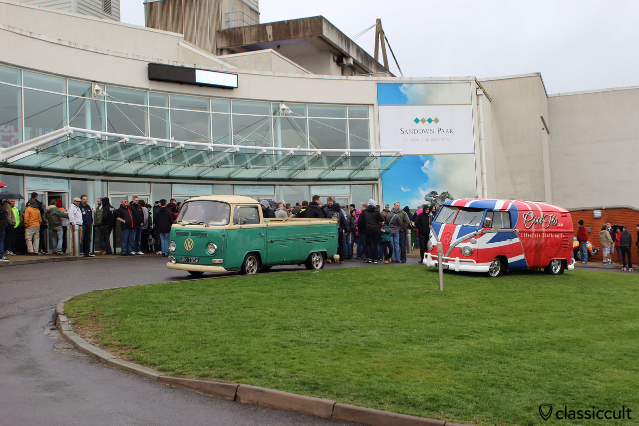VW fans waiting for the opening of the Volksworld 2015 at 9:52 a.m.