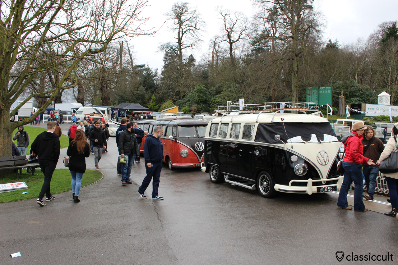 Split Bus, Sandown Park Racecourse 