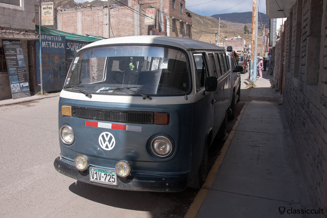 VW Bay Split Hybrid Bus frontside Yanque, Peru, May 10, 2013