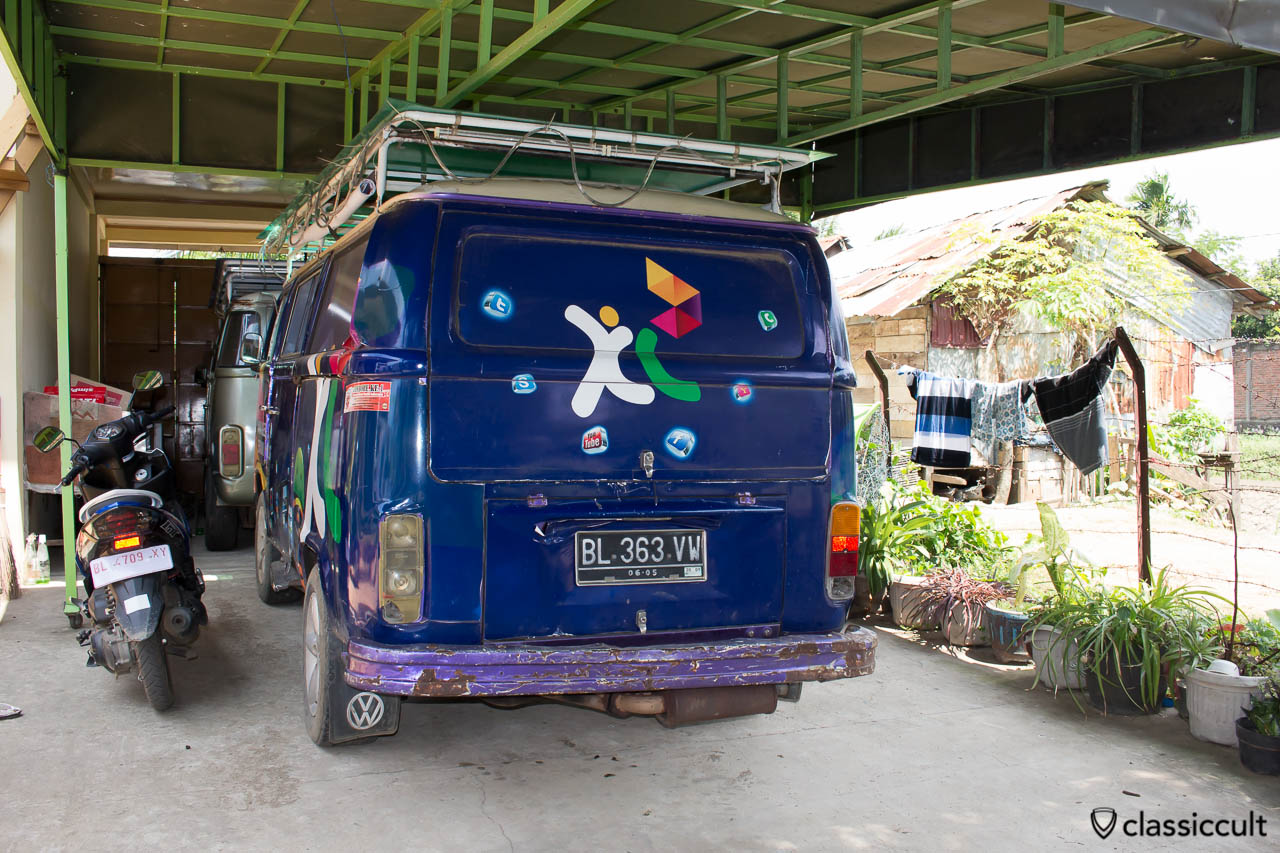 VW Bay Windows simPATI Telkomsel Promotion Bus. As you can see at the pictures, the owner has also a 1982 Brazilian Bay.