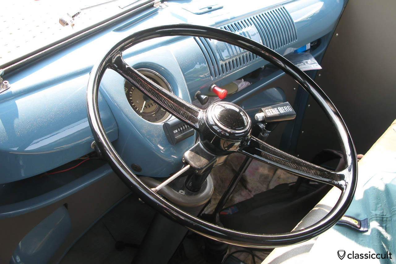 VW T1 Bus with Pneutron flasher, Maikäfertreffen 2009