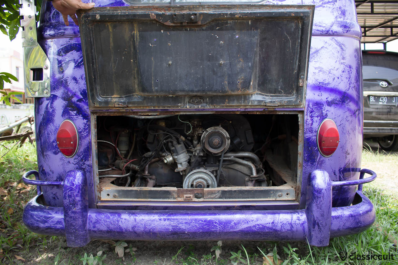 VW T1 Split Bus Extra Long with 6 wheels